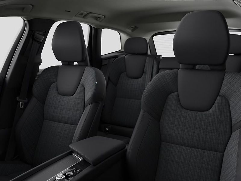 Volvo XC60 ESSENTIAL B5 AWD 184kW 4x4 - fotka 10 z 12