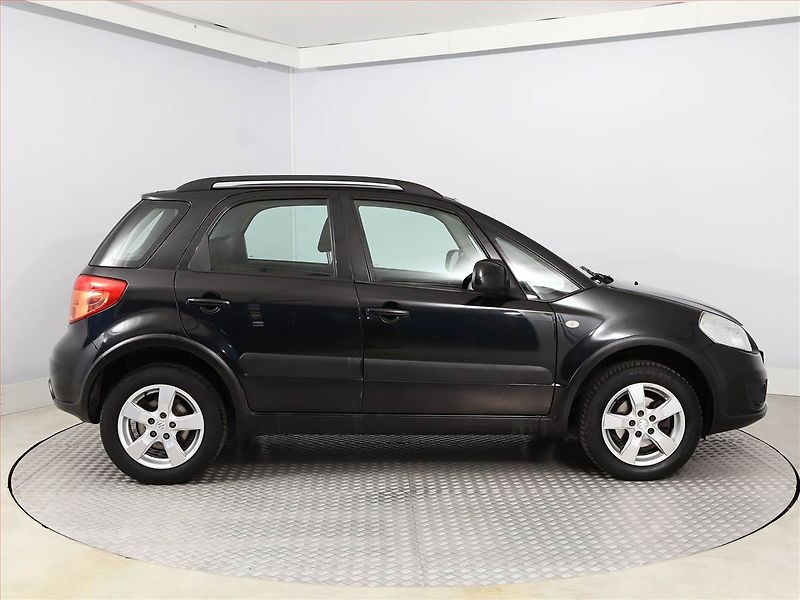 Suzuki SX4 (2011) 1.6 VVT, 4X4, Vyhř. sedaček - fotka 6 z 13