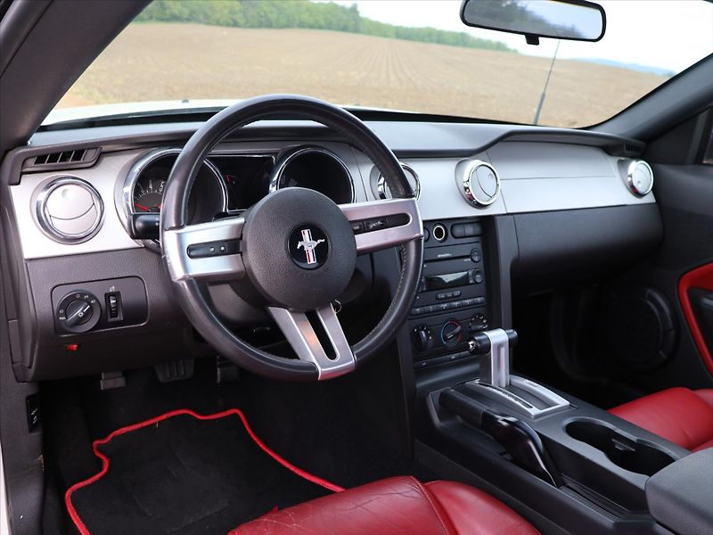 Ford Mustang 4,6 GT 224kW Racing USA - fotka 21 z 29