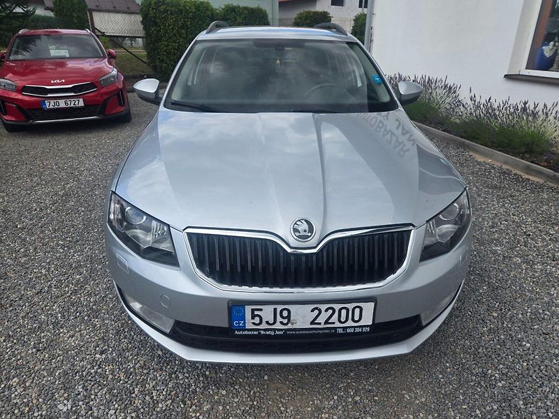 Škoda Octavia (2013) 2.0 TDI Elegance, Odpočet DPH - fotka 7 z 27