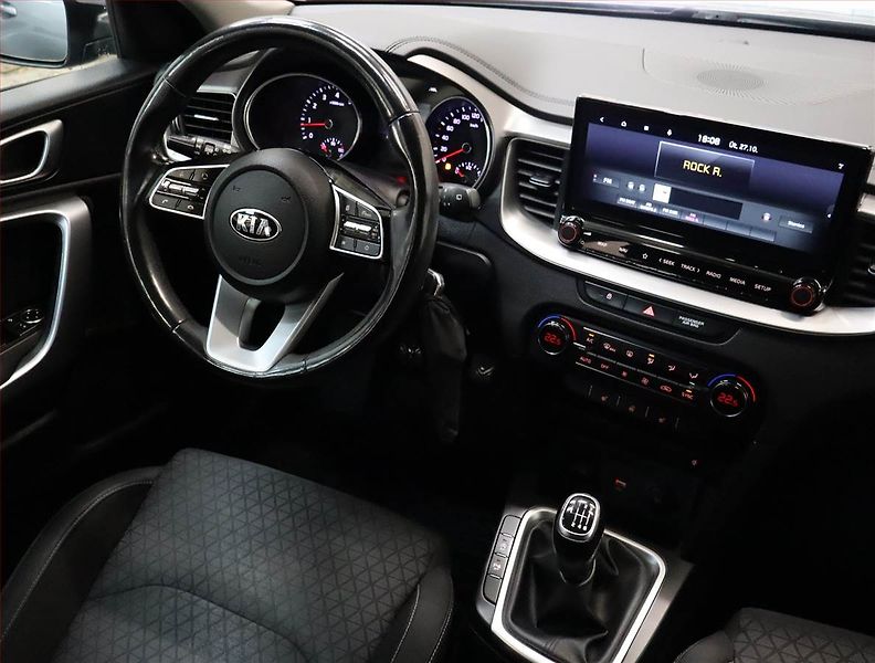 Kia Ceed (2020) Top 1.4 T-GDI, Serv.kniha - fotka 7 z 20