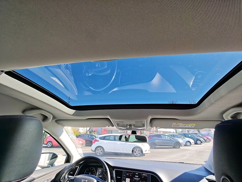Seat Leon (2018) FR 1,4 TSI 92 KW Panorama - fotka 16 z 28