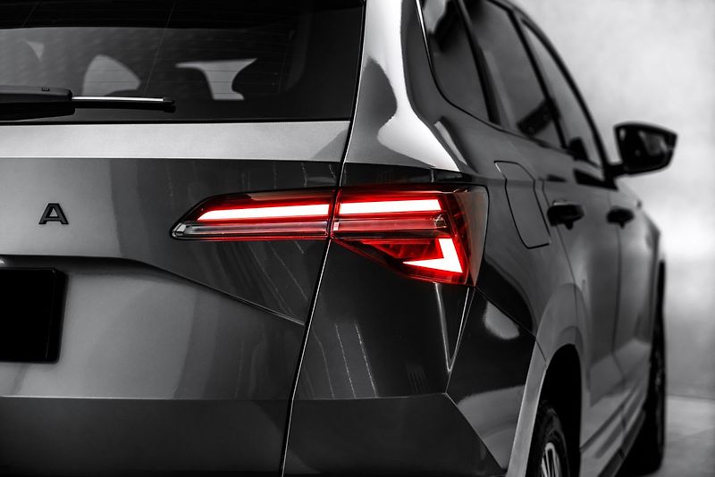 Škoda Karoq 1,5TSI SPORTLINE DSG 13.700Km - fotka 10 z 23