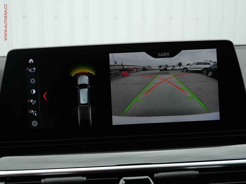 BMW Řada 5 (2017) 2.0 d xD, Sport Line, AT - fotka 21 z 23
