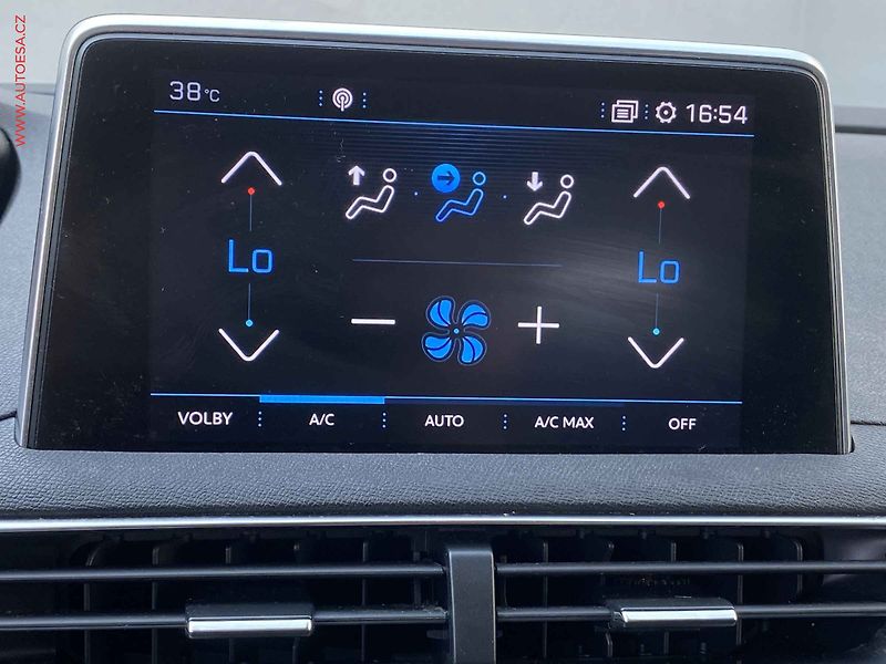 Peugeot 3008 (2019) 1.2PT, Allure, navi, kamera - fotka 15 z 17