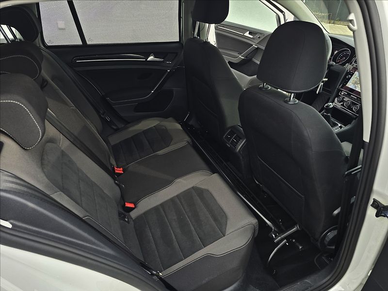 Volkswagen Golf VII 1,4 TSi Highline NAVI - fotka 35 z 52