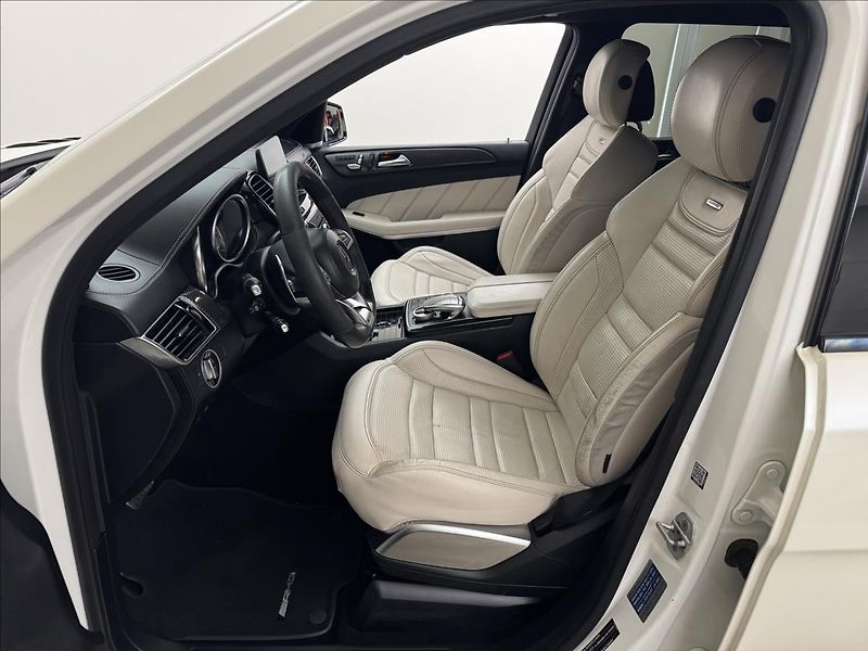 Mercedes-Benz GLS 5,5 63AMG DESIGNO NZTOP PANO - fotka 41 z 61