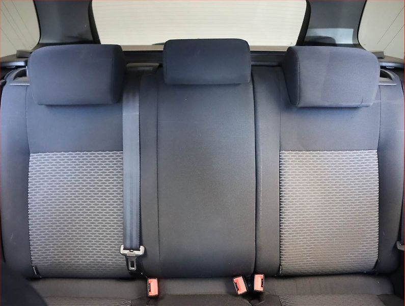 Volkswagen Golf (2011) 1.6 TDI, Serv.kniha - fotka 10 z 14