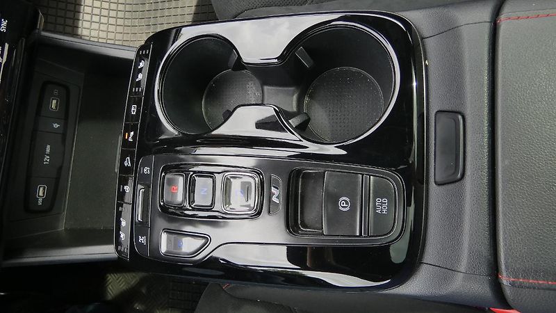 Hyundai Tucson 1.6 T-GDI mHEV 4x4 DCT N Line - fotka 18 z 27