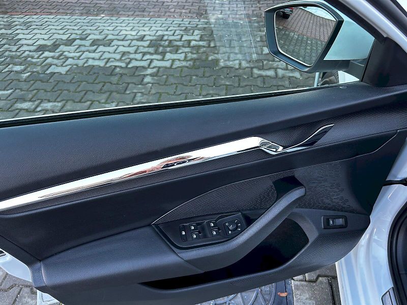 Škoda Octavia (2023) 1.5 TSI 110kW MP6 Style - fotka 24 z 35