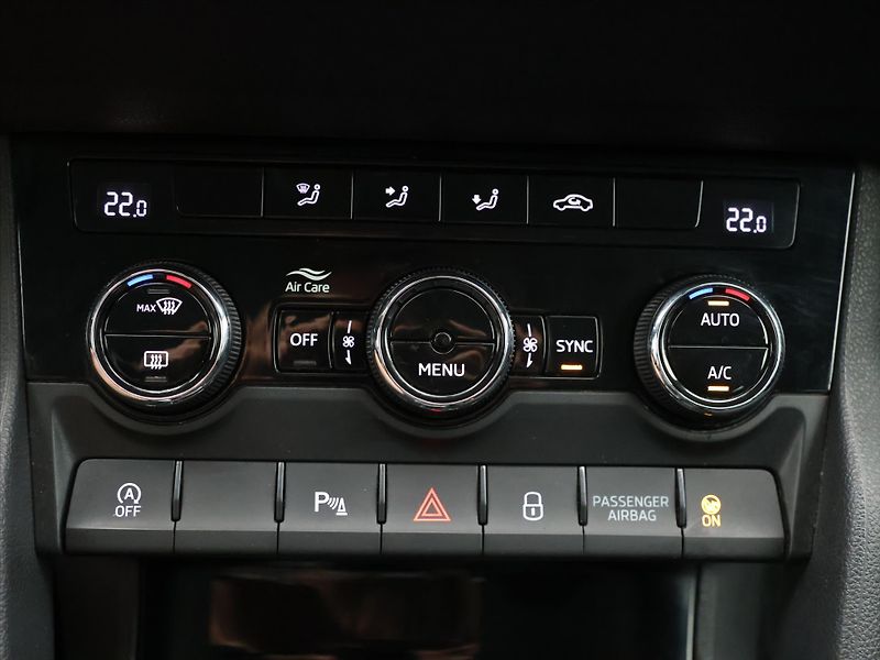 Škoda Karoq 2,0 TDI 110kW 4x4 DSG - fotka 19 z 27