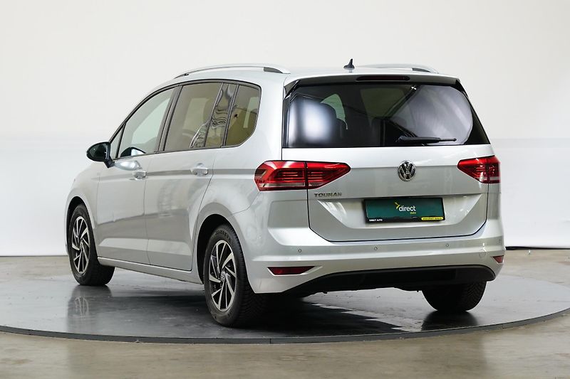 Volkswagen Touran - fotka 7 z 28