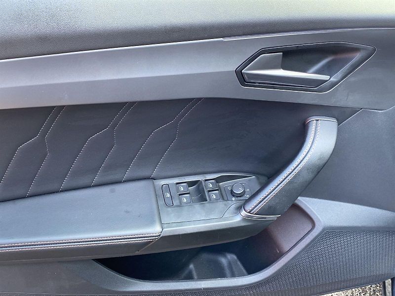 Cupra Formentor (2024) 1.5 TSI DSG - fotka 15 z 33