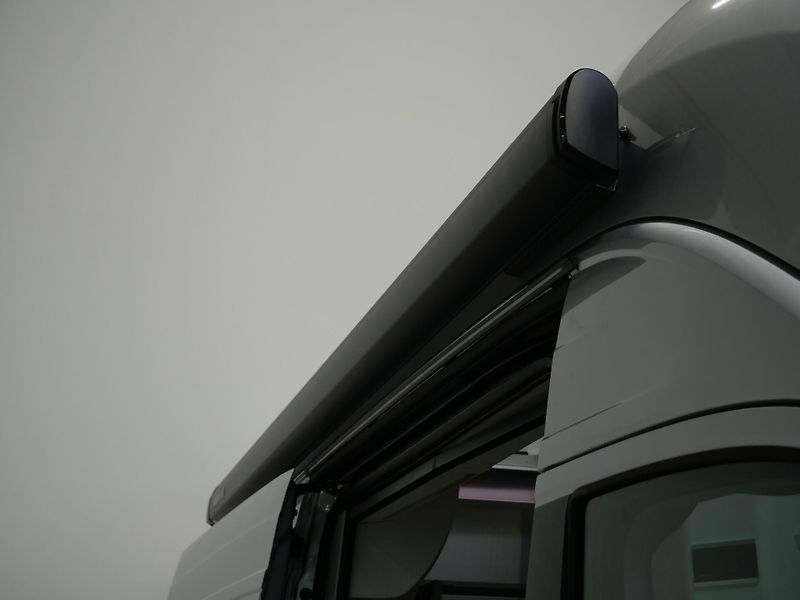 Volkswagen Grand California - fotka 25 z 27