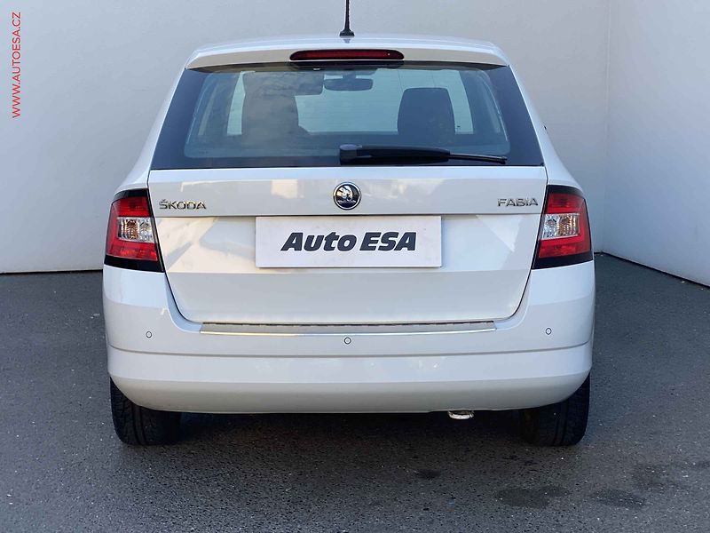 Škoda Fabia (2015) 1.2 TSi, Style, AC, park - fotka 5 z 18