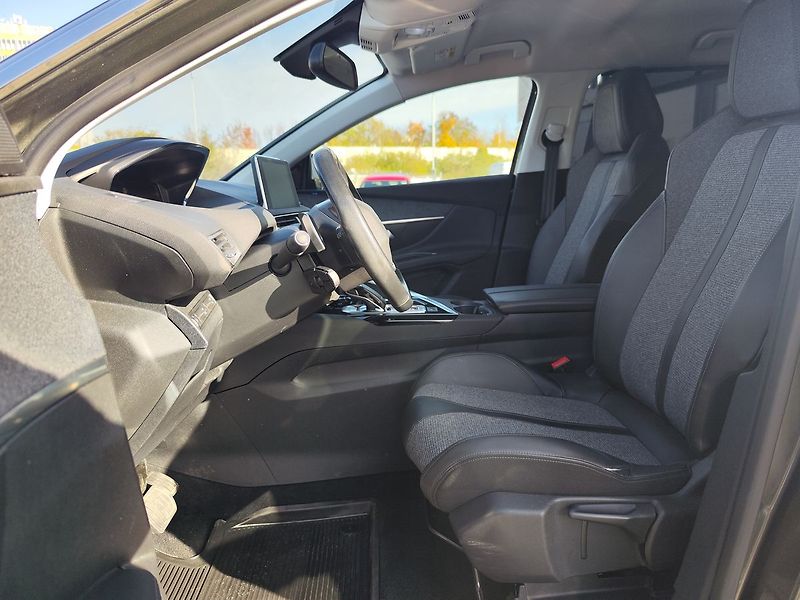 Peugeot 5008 1.2 PureTech/96kW Allure AT - fotka 14 z 34