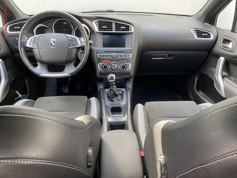 DS Automobiles DS4 (2018) 1.2PT, AC, navi, park.asist - fotka 8 z 18