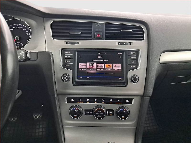 Volkswagen Golf (2017) 1.6 TDI, Tempomat - fotka 12 z 16