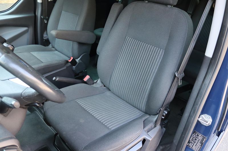 Ford Transit Custom 2.2TDCI 74kW 8 MÍST - fotka 24 z 50