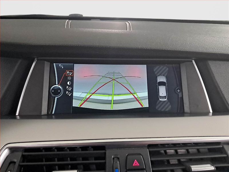 BMW Řada 5 (2012) 530d xDrive GT, 4X4, Automat - fotka 22 z 24