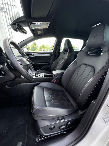 Cupra Leon 1.4 TSI e-Hybrid 150kW TZ DPH - fotka 6 z 29