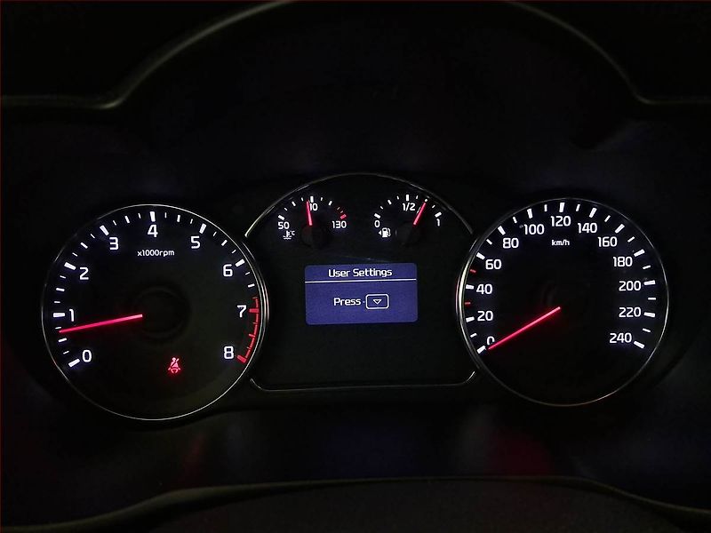 Kia Carens (2015) 2.0 GDI, Tempomat - fotka 11 z 16