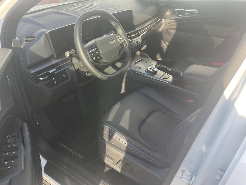 Kia Sportage (2026) BLACK EDITION 6AT 4x4 1,6 T-GD - fotka 5 z 6