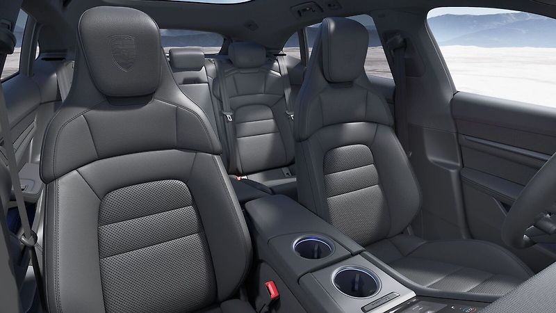 Porsche Taycan 4S Cross Turismo - fotka 8 z 10