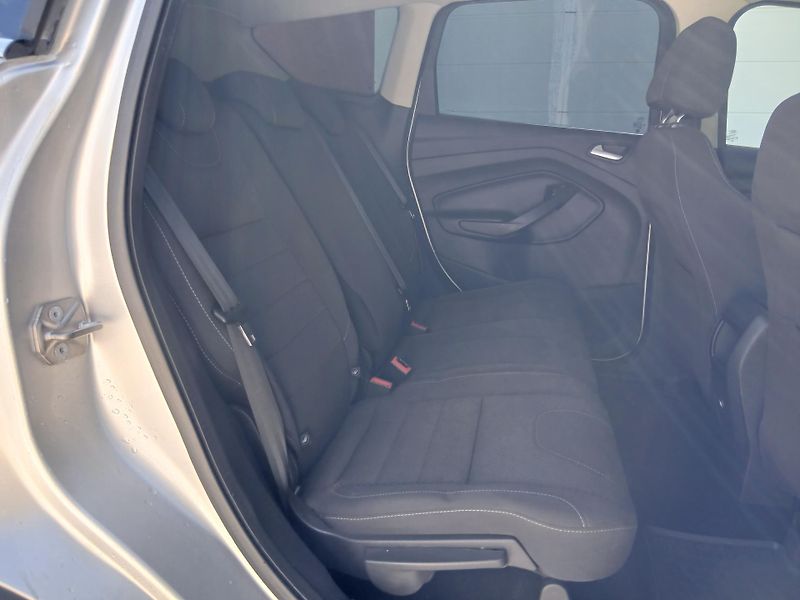 Ford Kuga 1.6i - fotka 13 z 36