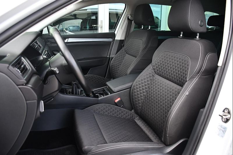 Škoda Superb 1.6TDi 88kW STYLE - fotka 14 z 40