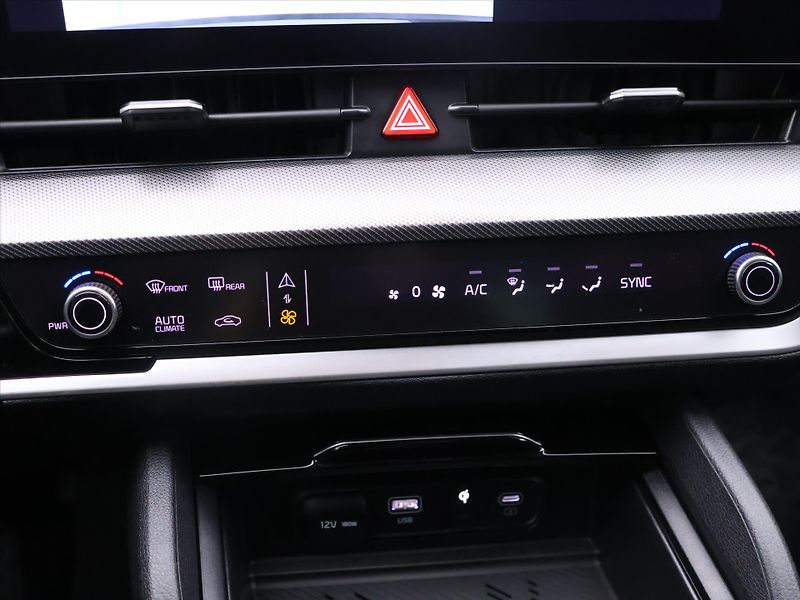 Kia Sportage 1,6 T-GDI 132kW TOP 4x4 Aut. - fotka 23 z 33