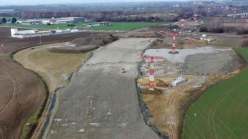 Stavba D1 Říkovice-Přerov, únor 2024. Pohled z výšky.