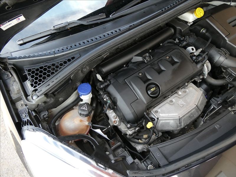 Citroën DS3 1,6 i 16V digi.klima, serviska - fotka 40 z 45