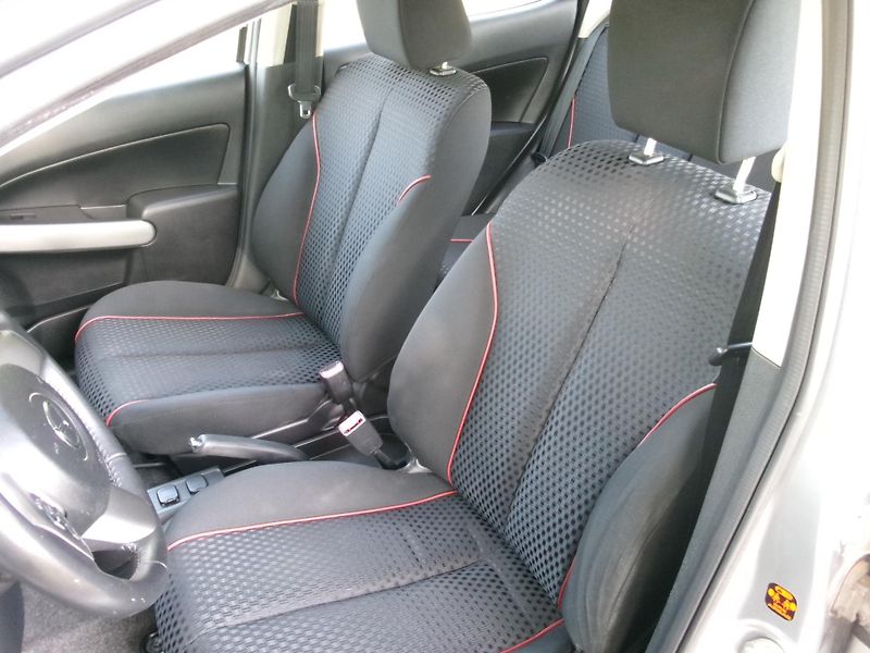 Mazda 2 (2011) 1,3i KLIMA ALU VÝHŘEV - fotka 11 z 27