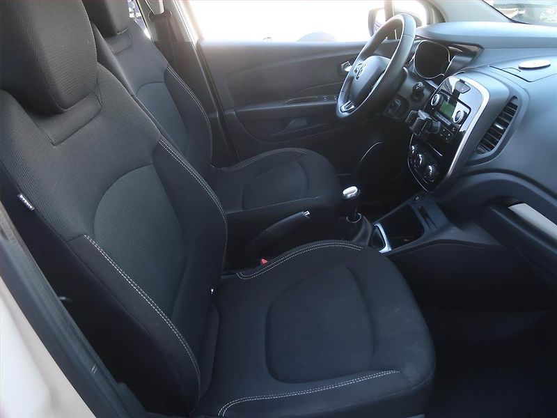 Renault Captur (2018) 0.9 TCe, Tempomat - fotka 9 z 15