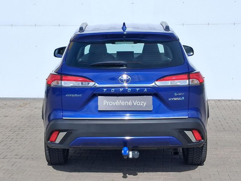 Toyota Corolla Cross 2.0 HSD e-CVT Comfort - fotka 9 z 25
