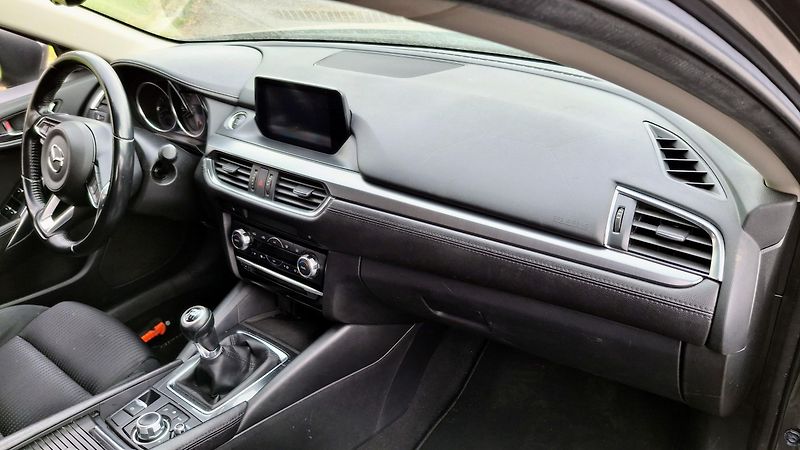 Mazda 6 2.0 benzin Facelit 1. majitel - fotka 13 z 41