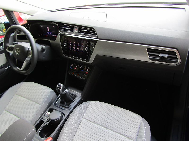 Volkswagen Touran (2024) Comfortline 1,5 TSI 110KW 7MÍS - fotka 20 z 30