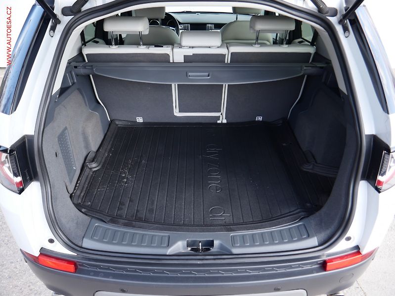 Land Rover Discovery Sport (2016) 2.0TD4 4x4, AT, bixen, panor - fotka 7 z 20