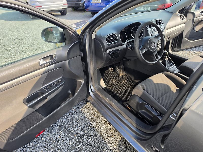 Volkswagen Golf Variant 1.6 TDi  - fotka 10 z 19