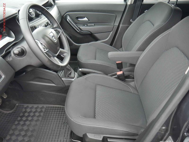 Dacia Duster (2020) 1.0 TCe, ČR, AC, temp - fotka 9 z 19