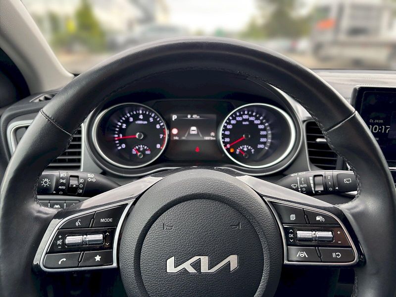 Kia Ceed (2025) 1.5 T-GDi TOP 7DCT - fotka 11 z 30