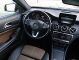 Mercedes-Benz GLA (2017) 220 d 4MATIC, 4X4 - náhled 7