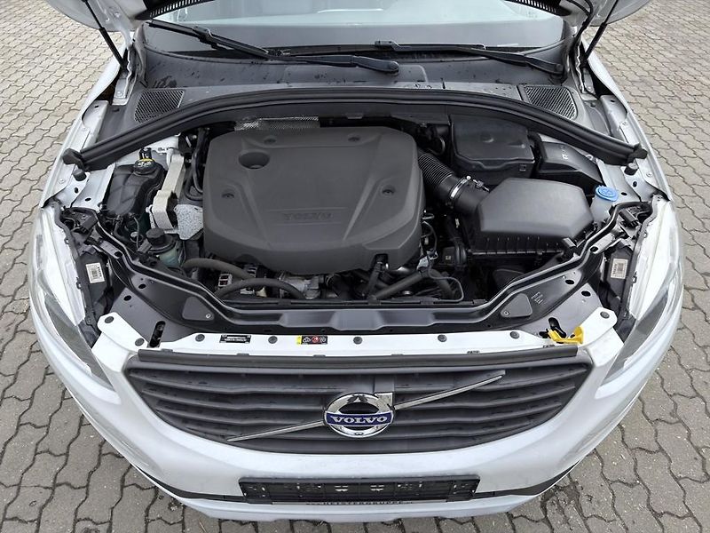 Volvo XC60 2.0 D3 110 kW OCEAN RACE - fotka 11 z 19