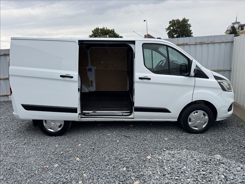 Ford Transit Custom 2,0 TDCi L1H1 DPH 1.maj ČR - fotka 16 z 50