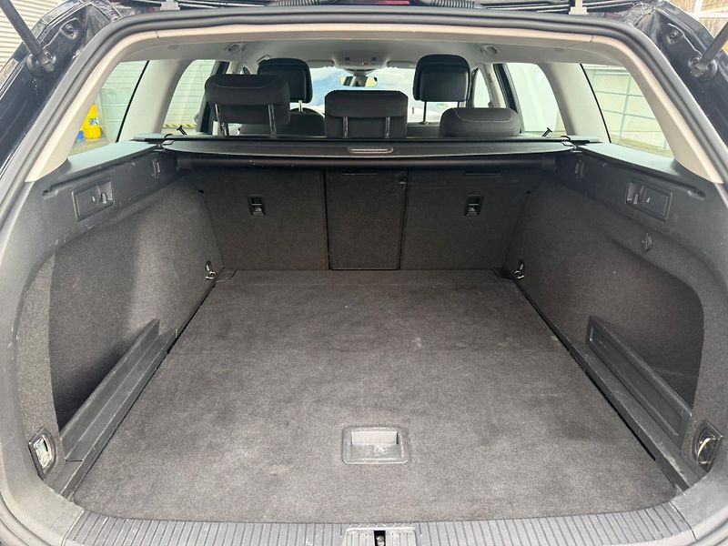 Volkswagen Passat Business 2.0 TDI 110 kW Varian - fotka 21 z 21