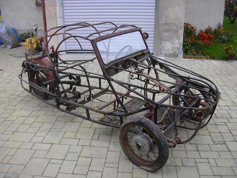 Velorex 16/250 v tmavé čokoládově hnědé barvě.