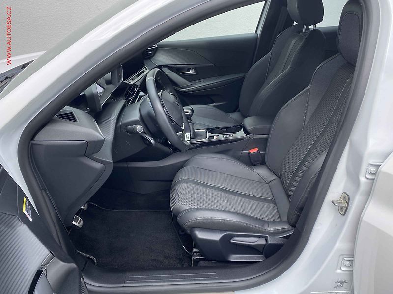 Peugeot 208 (2023) 1.2PT, GT line, LED, navi - fotka 9 z 18