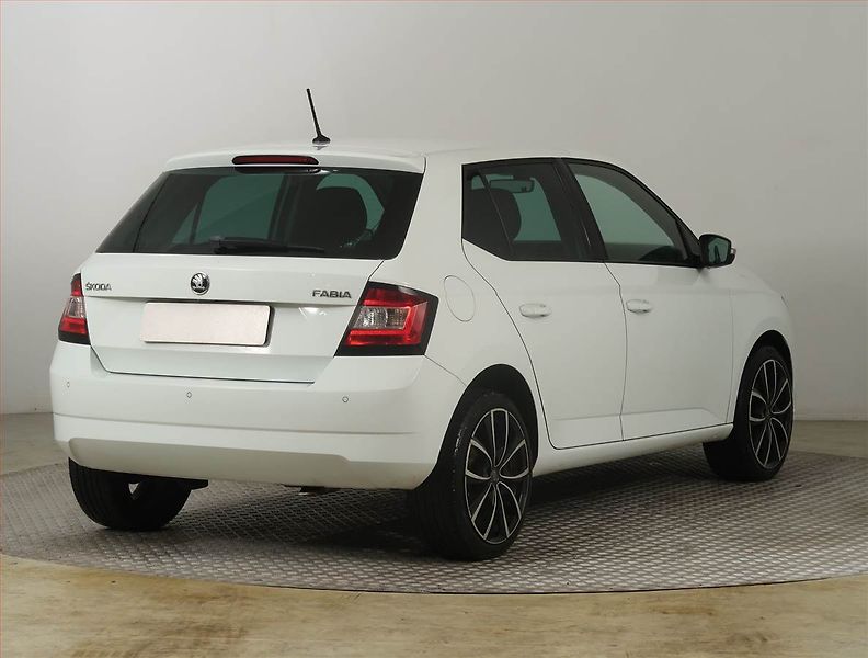 Škoda Fabia (2015) 1.2 TSI, Serv.kniha, Tempomat - fotka 5 z 21