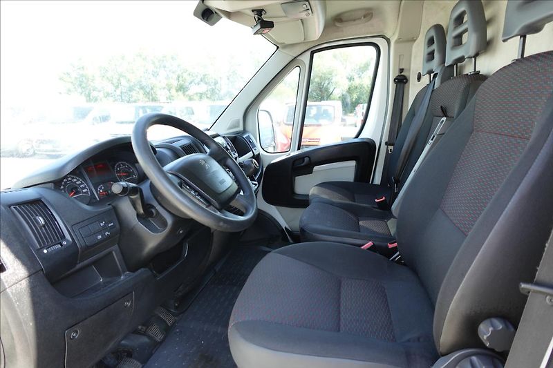 Peugeot Boxer 2,0 HDI  L1H1 CHLAĎÁK KLIMA - fotka 14 z 24